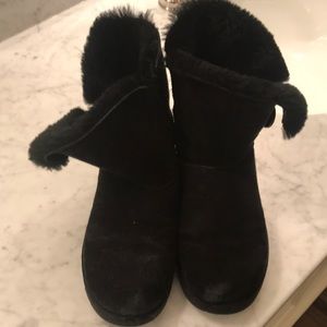 UGG womens Bailey Button Boots size 8, black